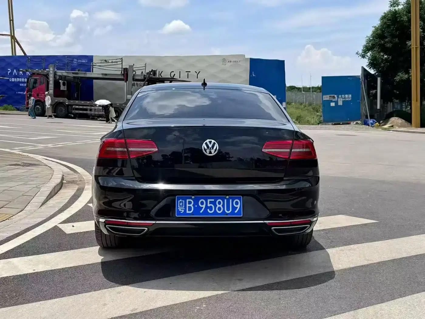 2017 Volkswagen Passat 330TSI DSG Premium — миниатюра 9