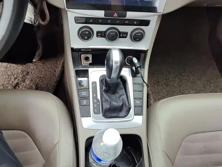 2015 Volkswagen Passat 1.8TSI Luxury — миниатюра 16