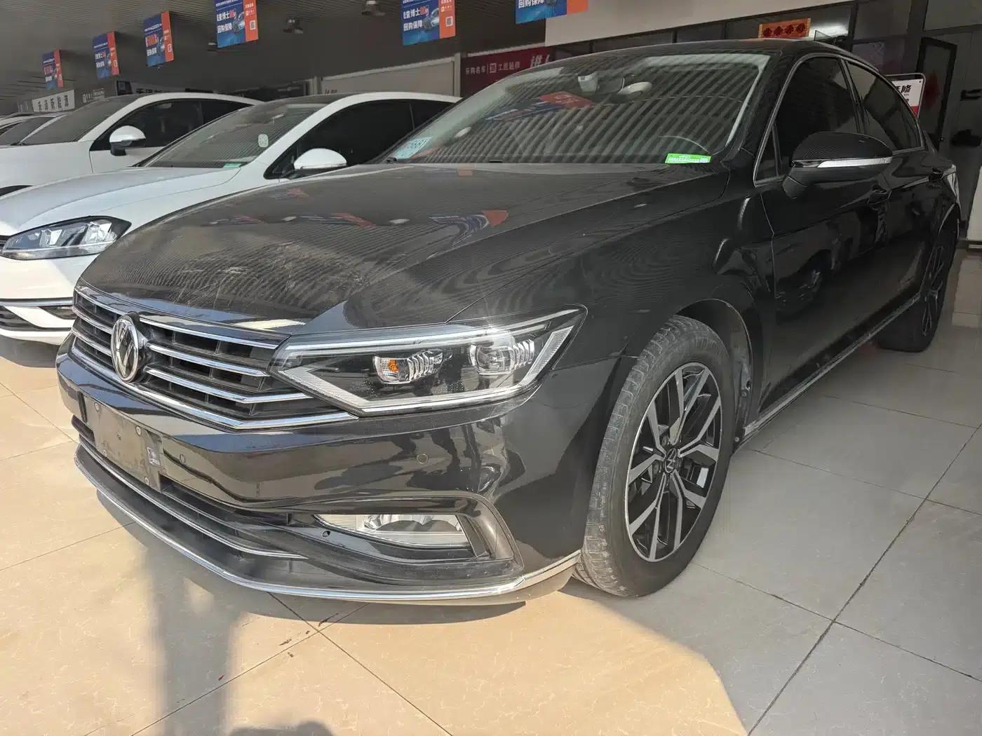 2020 Volkswagen Passat 330TSI DSG Luxury — миниатюра 1