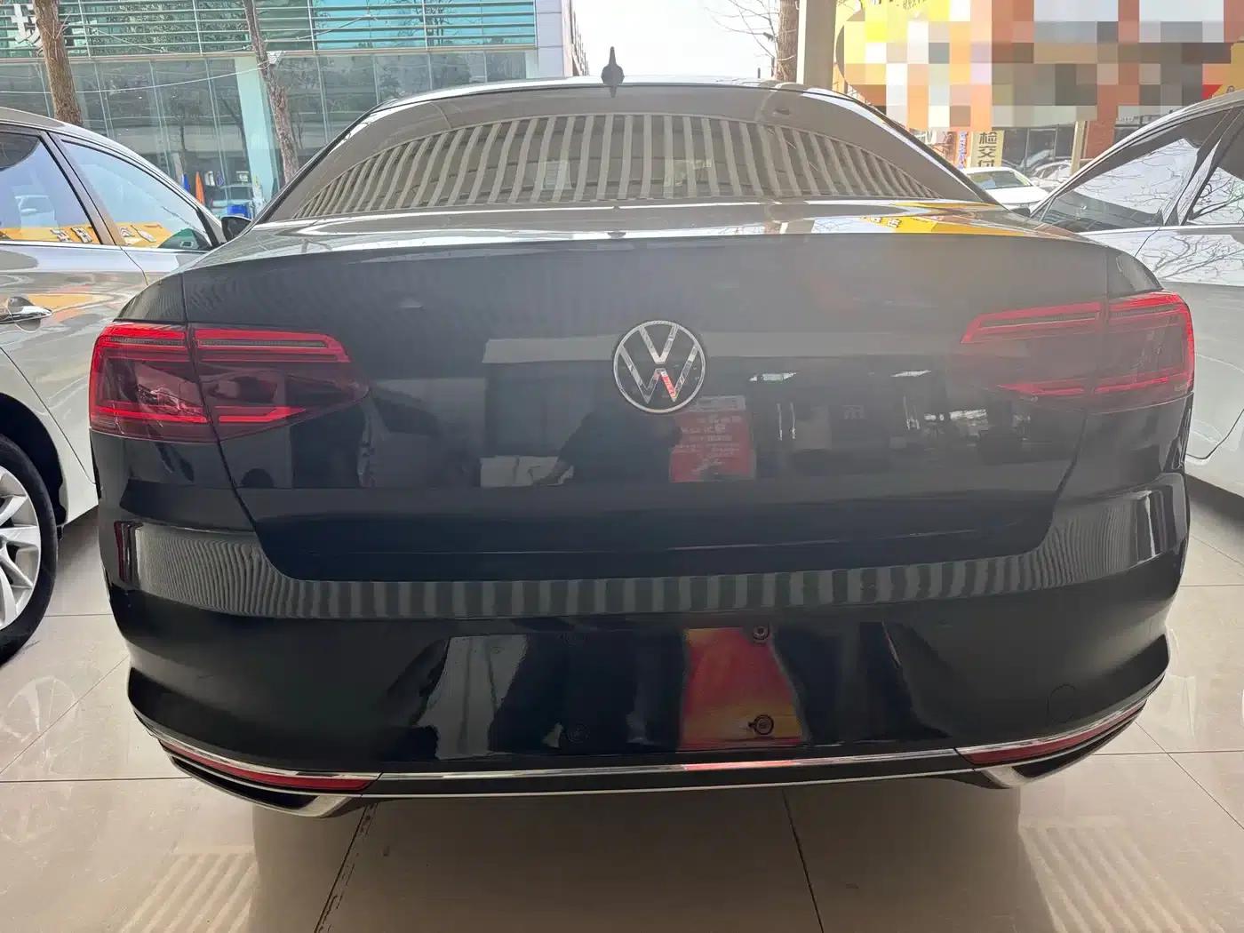 2020 Volkswagen Passat 330TSI DSG Luxury — миниатюра 11