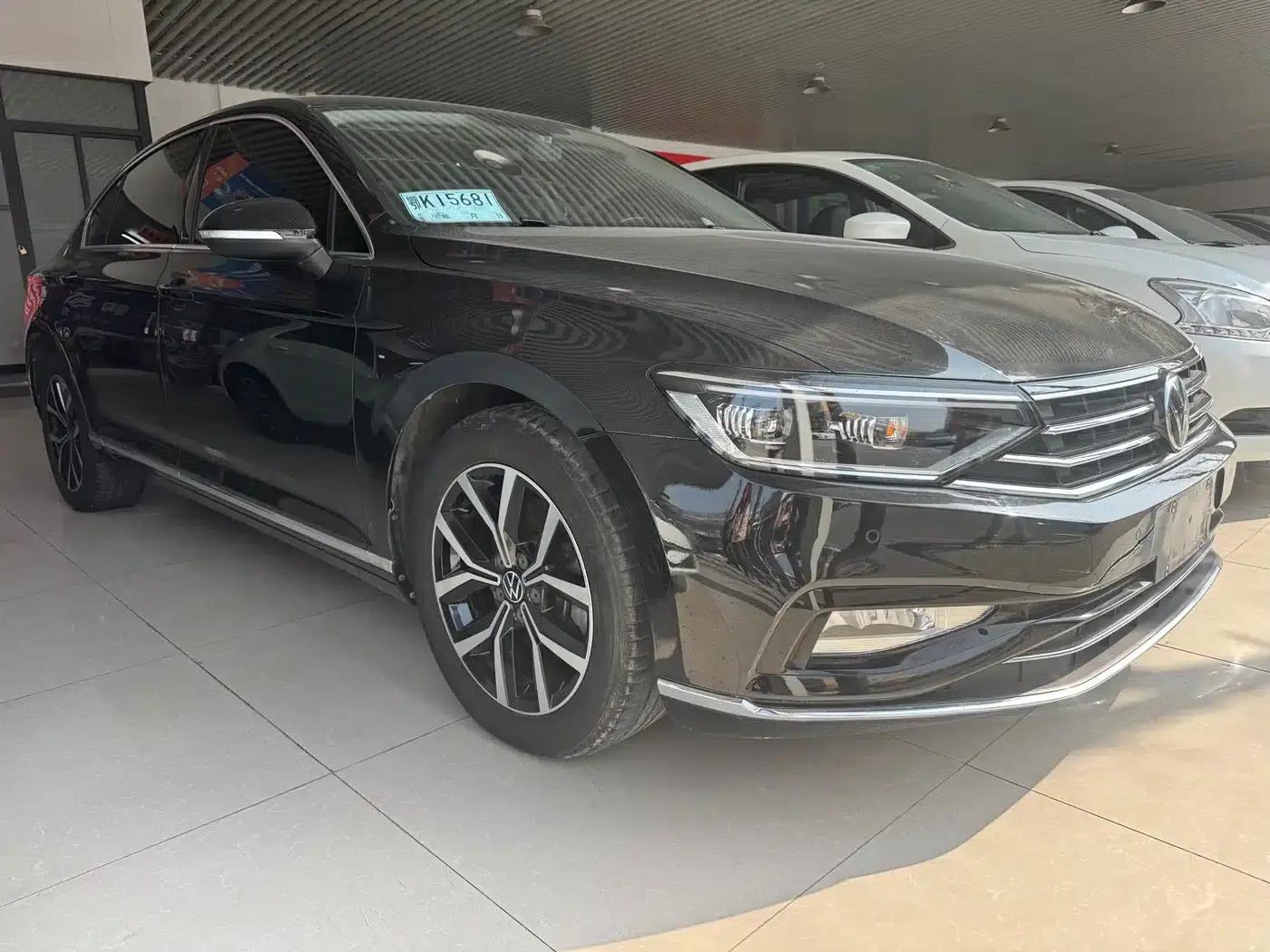 2020 Volkswagen Passat 330TSI DSG Luxury — миниатюра 3
