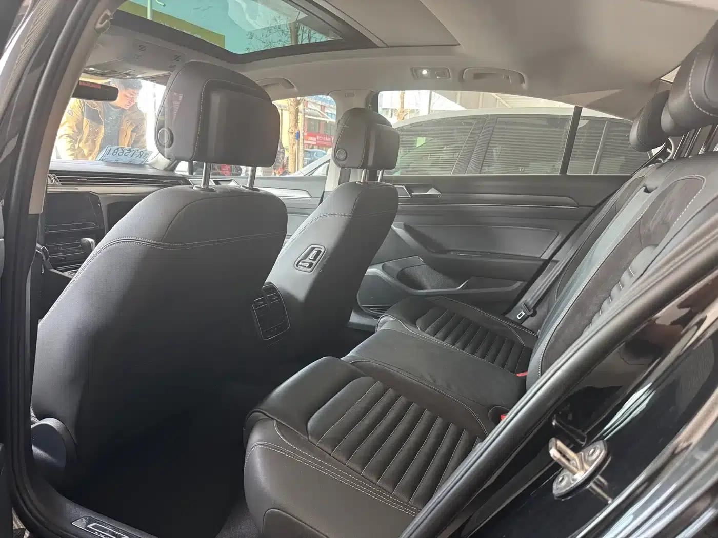 2020 Volkswagen Passat 330TSI DSG Luxury — миниатюра 8