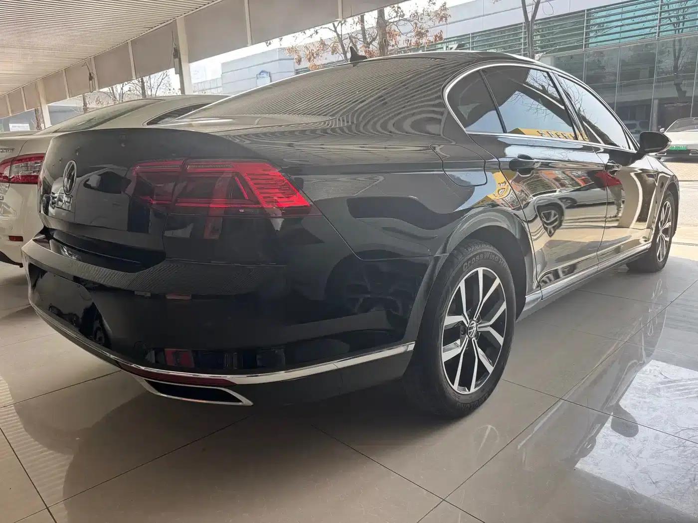2020 Volkswagen Passat 330TSI DSG Luxury — миниатюра 10