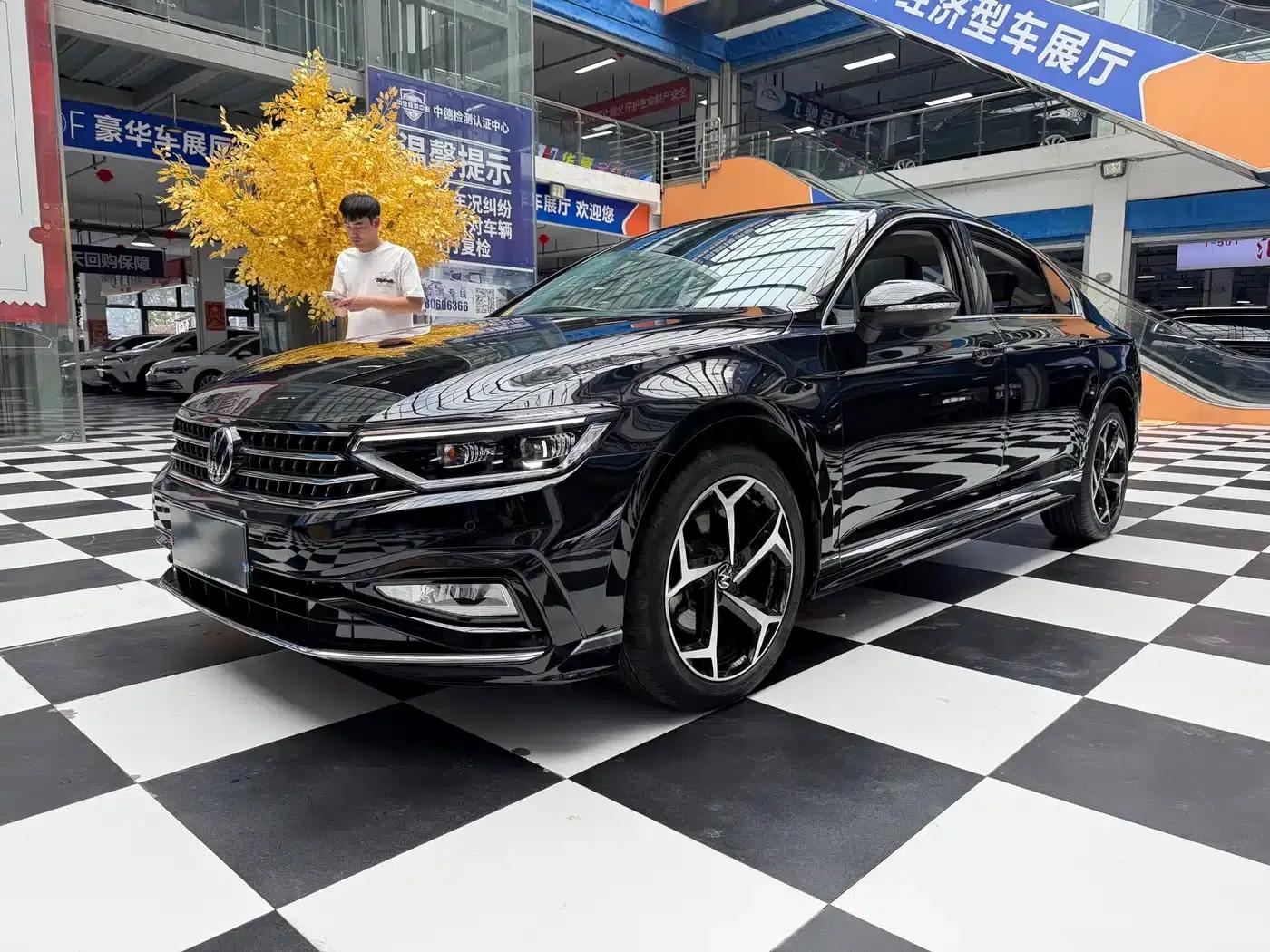 Magotan 2023 2 Millionth Unit Commemorative Edition 280TSI DSG Leading Model — миниатюра 1
