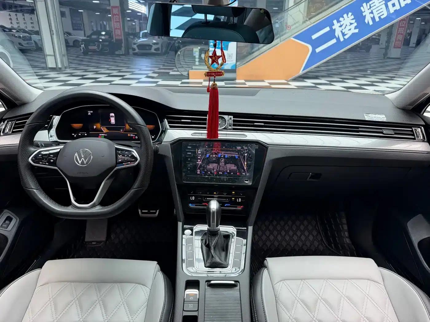 Magotan 2023 2 Millionth Unit Commemorative Edition 280TSI DSG Leading Model — миниатюра 11