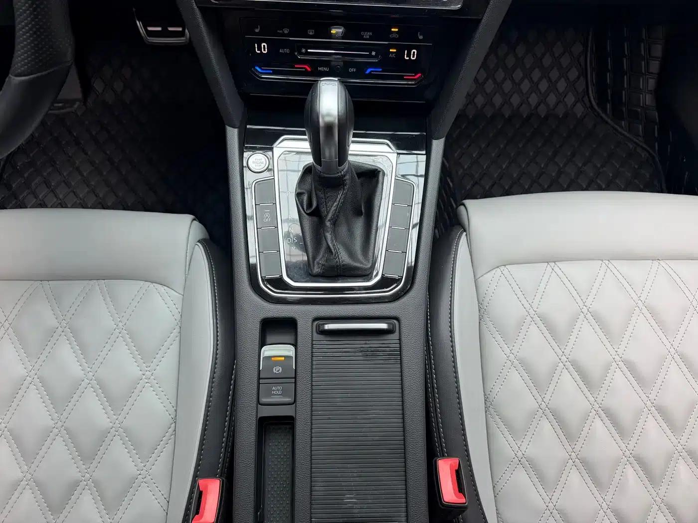 Magotan 2023 2 Millionth Unit Commemorative Edition 280TSI DSG Leading Model — миниатюра 13