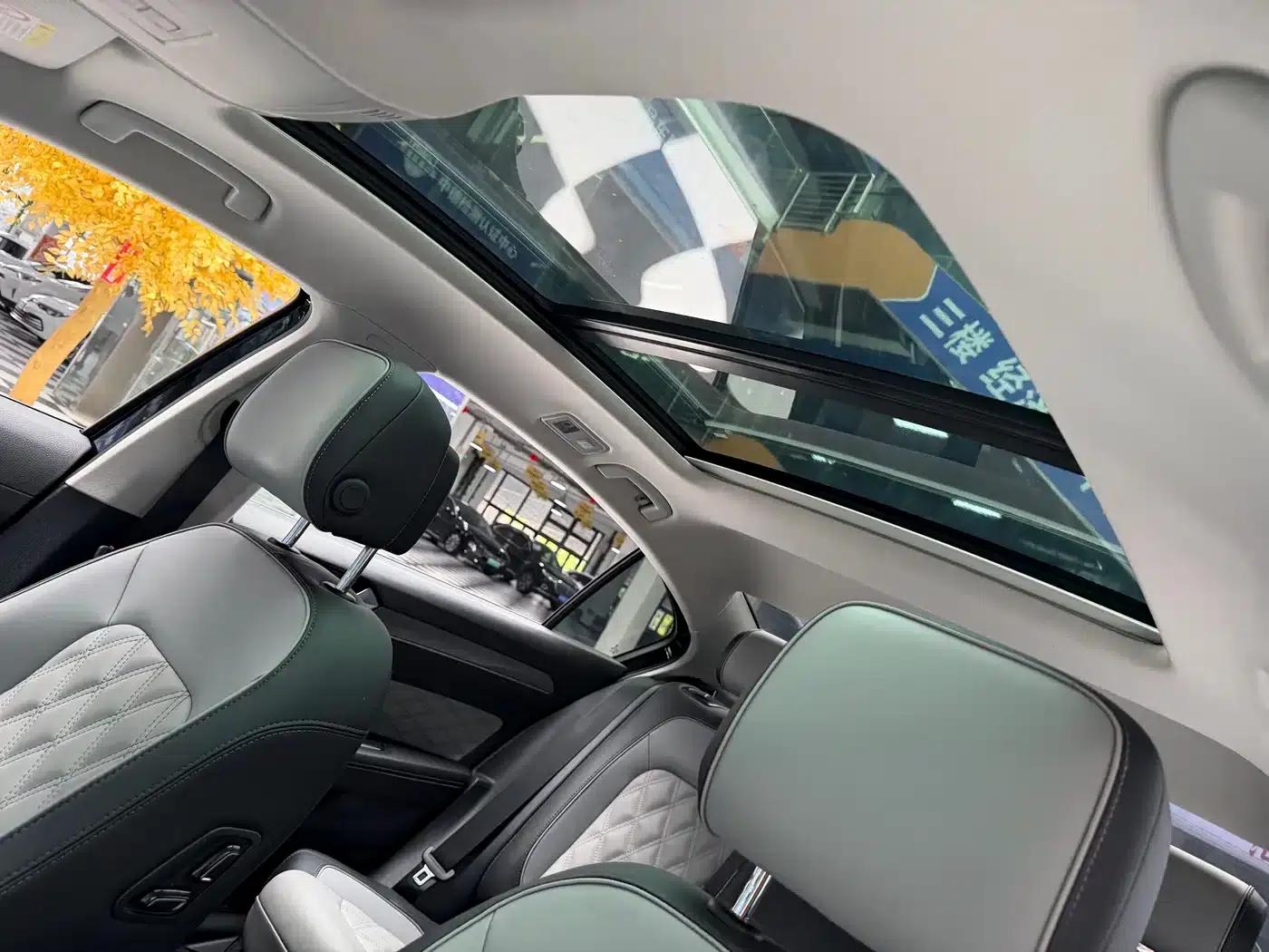 Magotan 2023 2 Millionth Unit Commemorative Edition 280TSI DSG Leading Model — миниатюра 7