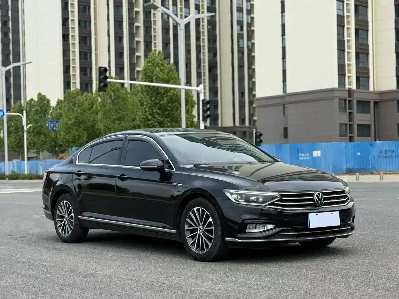 Volkswagen Passat 2021 330TSI DSG 30th Anniversary Edition — миниатюра 3
