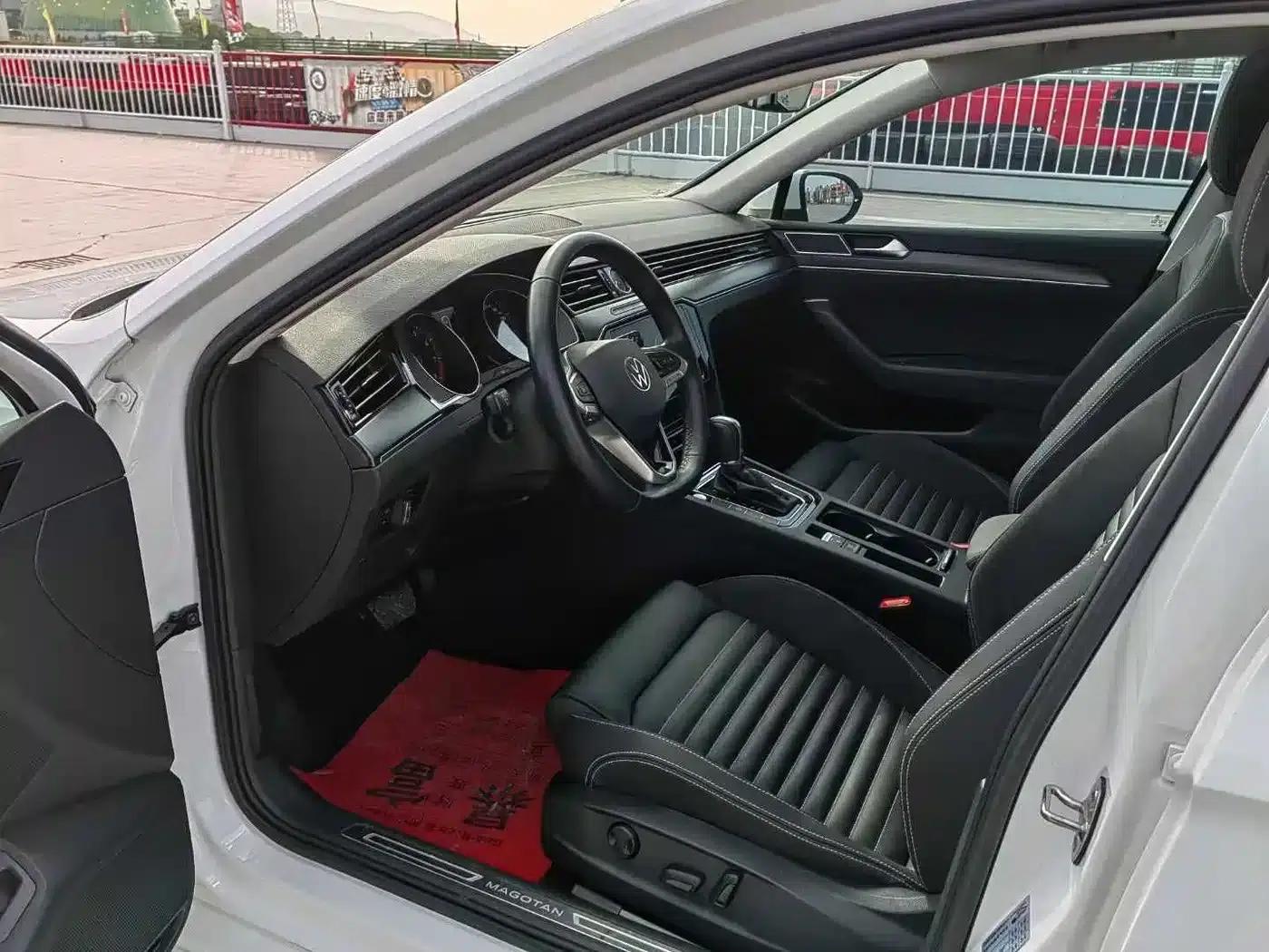 2020 Volkswagen Passat 330TSI DSG Leading Edition — миниатюра 7