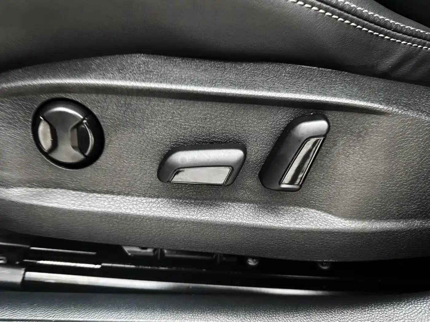 Volkswagen Magotan 2023 2 Millionth Unit Commemorative Edition 280TSI DSG Comfort Model — миниатюра 13