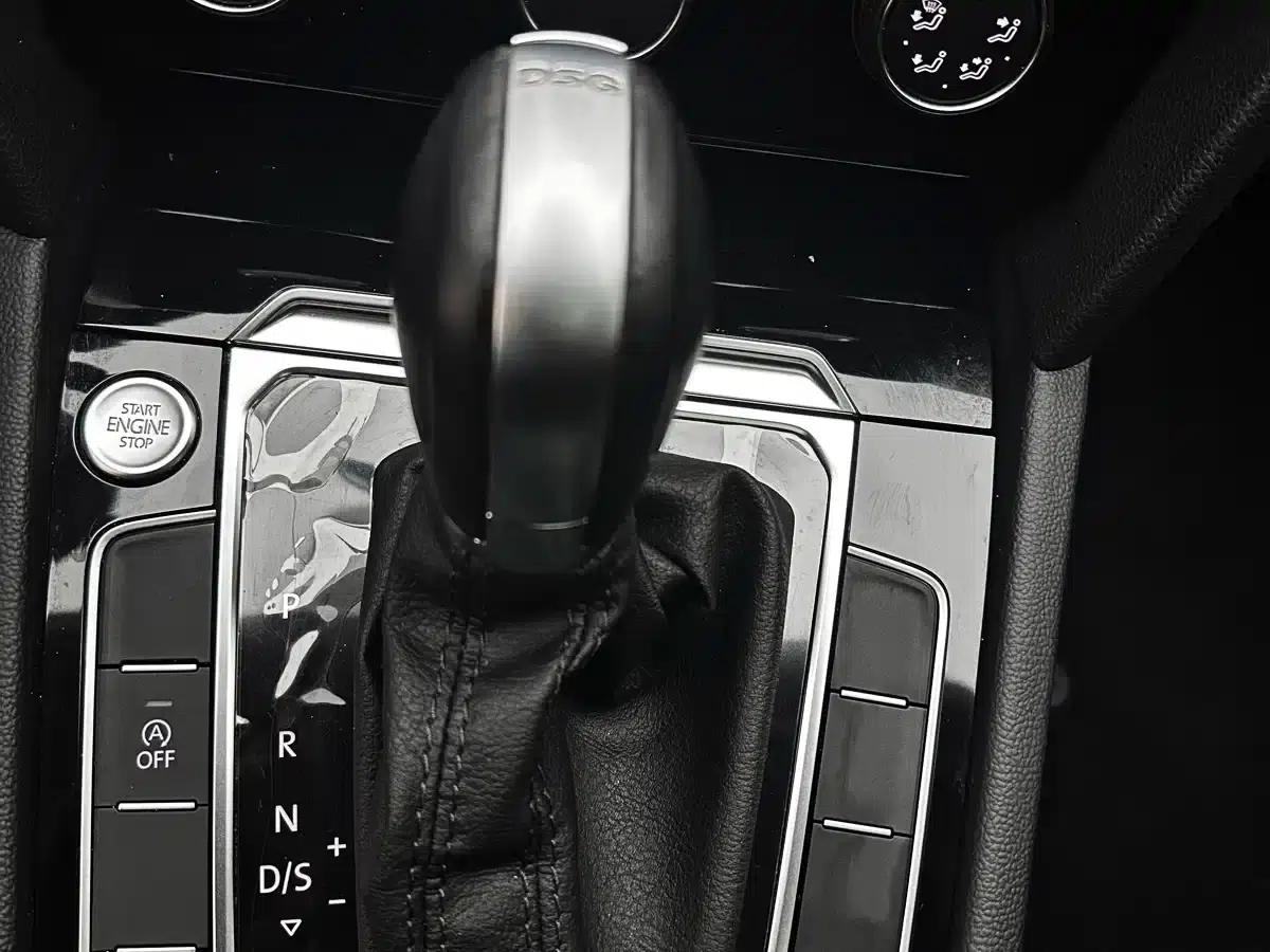 Volkswagen Magotan 2023 2 Millionth Unit Commemorative Edition 280TSI DSG Comfort Model — миниатюра 21