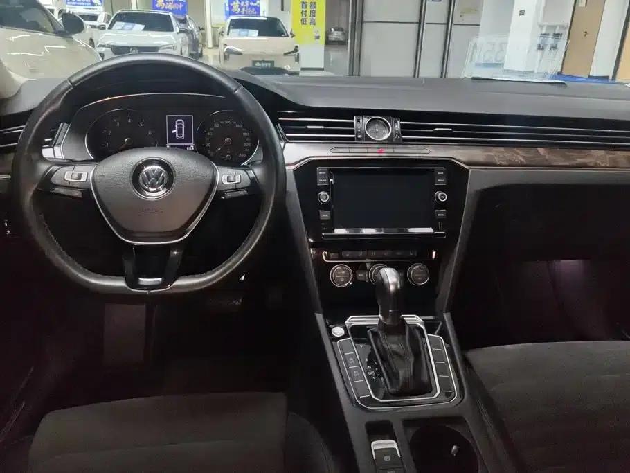 2017 Volkswagen Passat 330TSI DSG Luxury — миниатюра 12