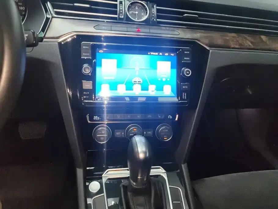 2017 Volkswagen Passat 330TSI DSG Luxury — миниатюра 13