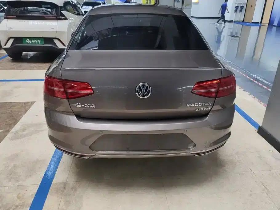 2017 Volkswagen Passat 330TSI DSG Luxury — миниатюра 4