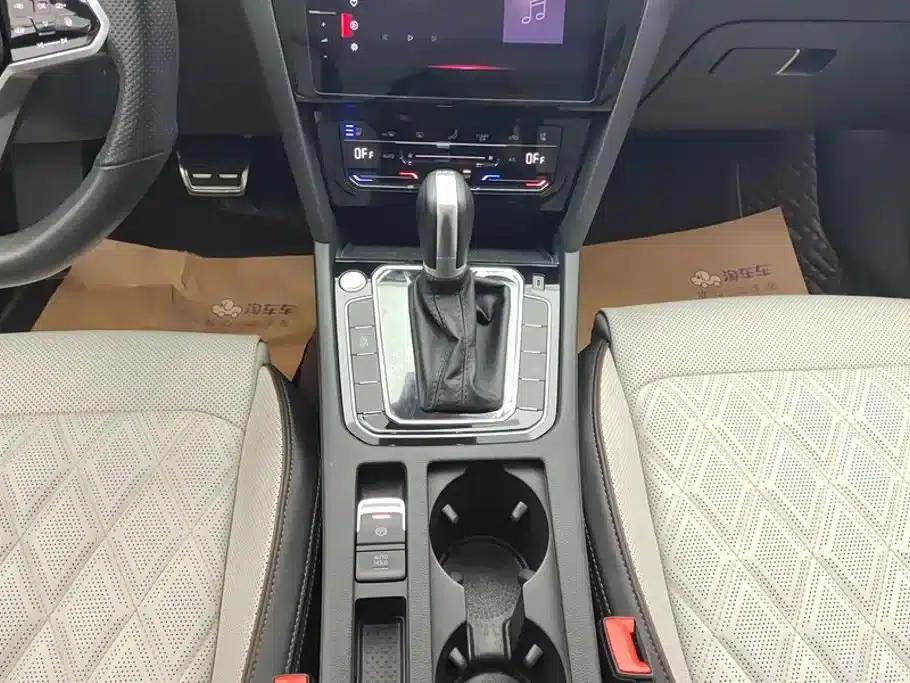 Volkswagen Magotan 2023 2 Millionth Unit Commemorative Edition 330TSI DSG Luxury — миниатюра 16