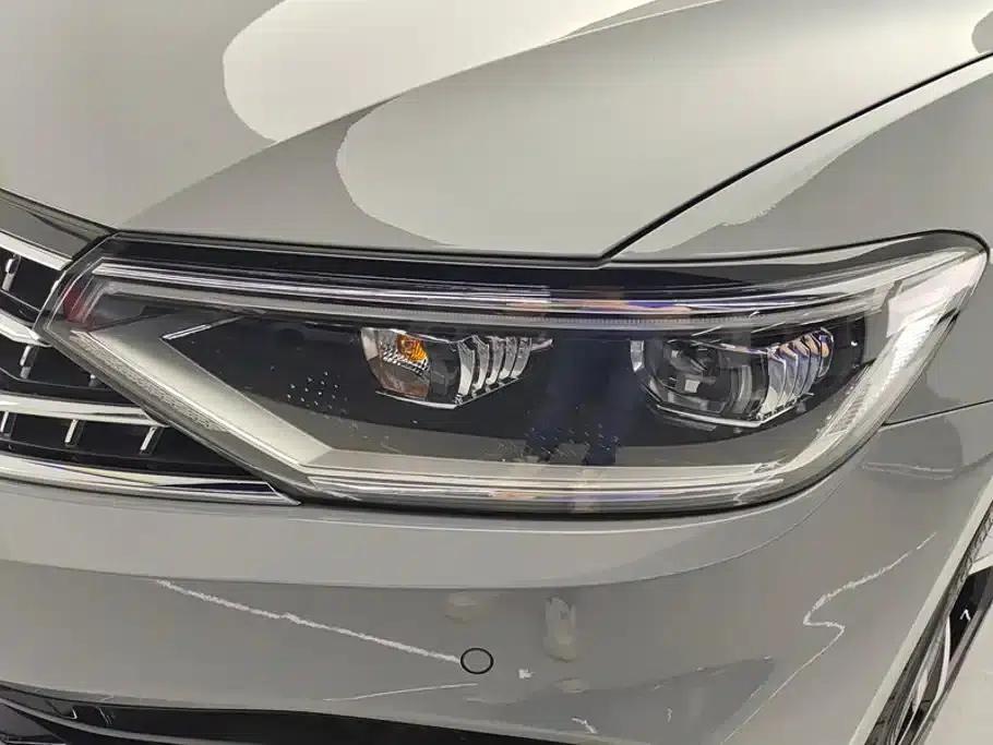 Volkswagen Magotan 2023 2 Millionth Unit Commemorative Edition 330TSI DSG Luxury — миниатюра 5