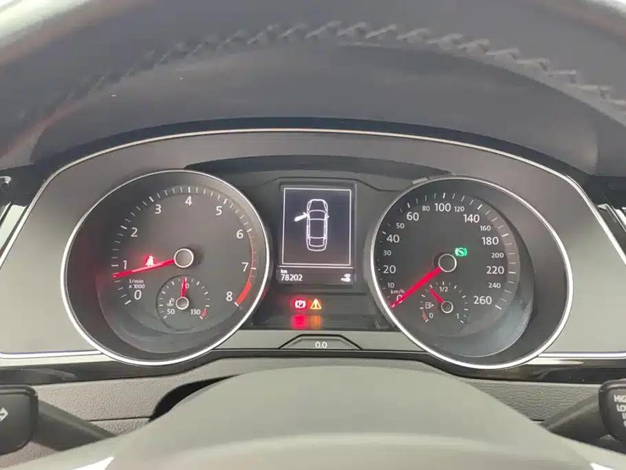 2020 Volkswagen Passat 330TSI DSG Leading Edition — миниатюра 14