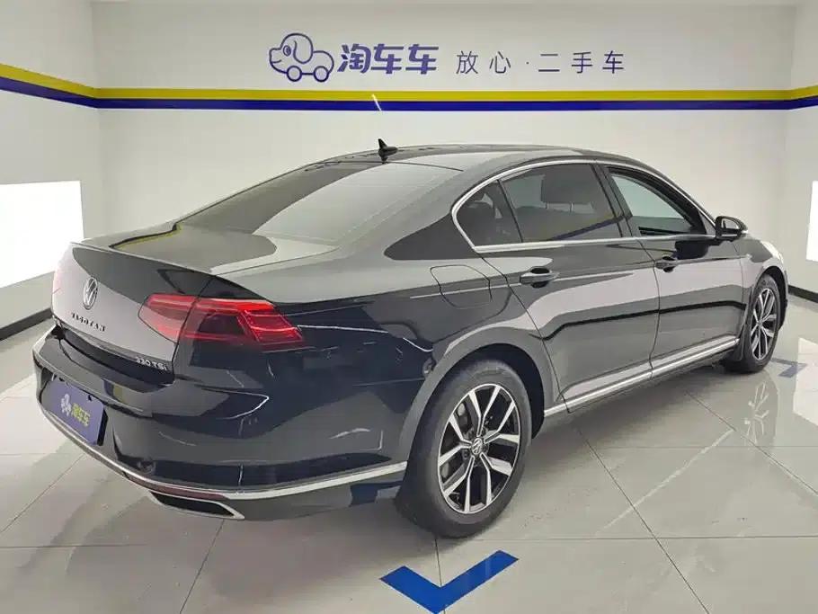 2020 Volkswagen Passat 330TSI DSG Leading Edition — миниатюра 3