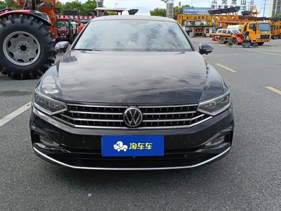 Volkswagen Magotan 2023 2 Millionth Unit Commemorative Edition 330TSI DSG Leading Model — миниатюра 2