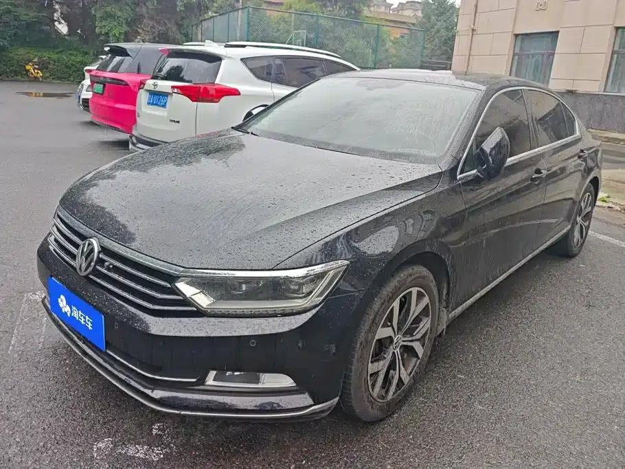 2019 Volkswagen Magotan 330TSI DSG Luxury Edition (National V Emission Standard) — миниатюра 1