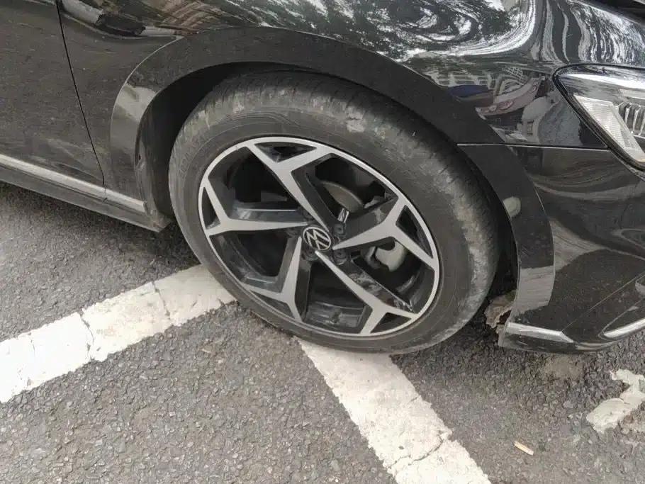 Volkswagen Magotan 2023 2 Millionth Unit Commemorative Edition 330TSI DSG Leading Model — миниатюра 6