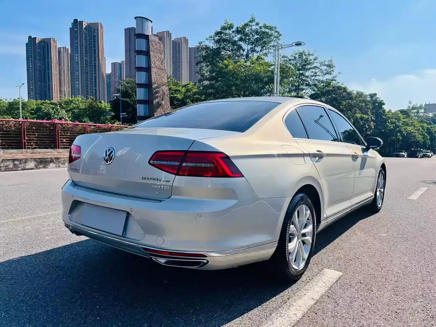 2017 Volkswagen Passat 380TSI DSG Luxury — миниатюра 12