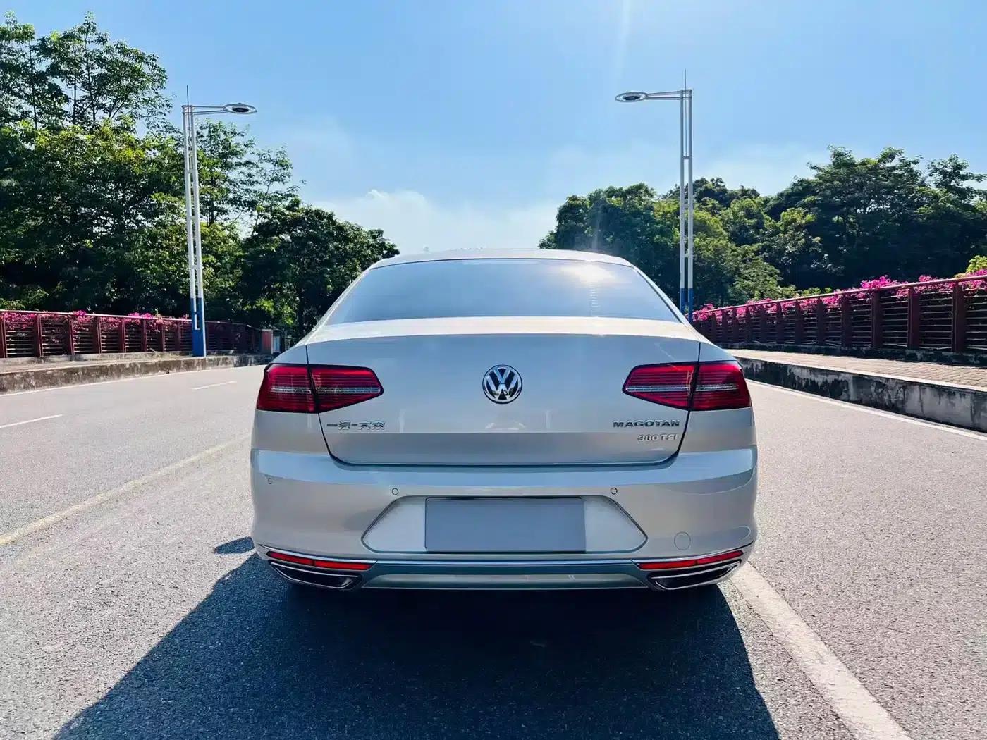 2017 Volkswagen Passat 380TSI DSG Luxury — миниатюра 13