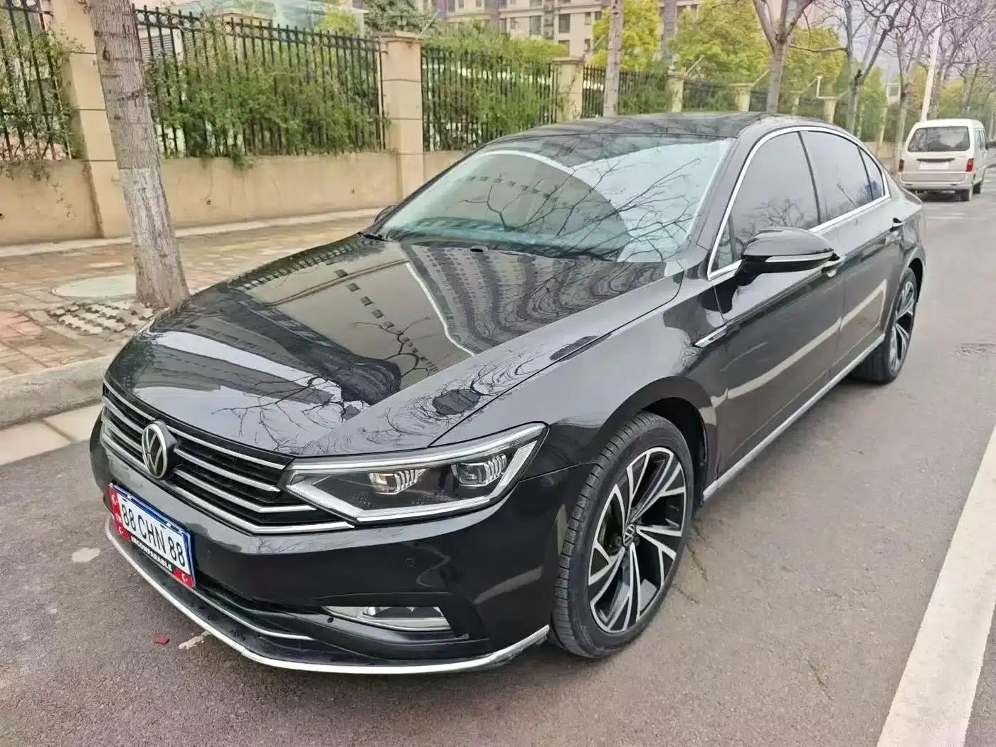 2020 Volkswagen Passat 330TSI DSG Luxury — миниатюра 1