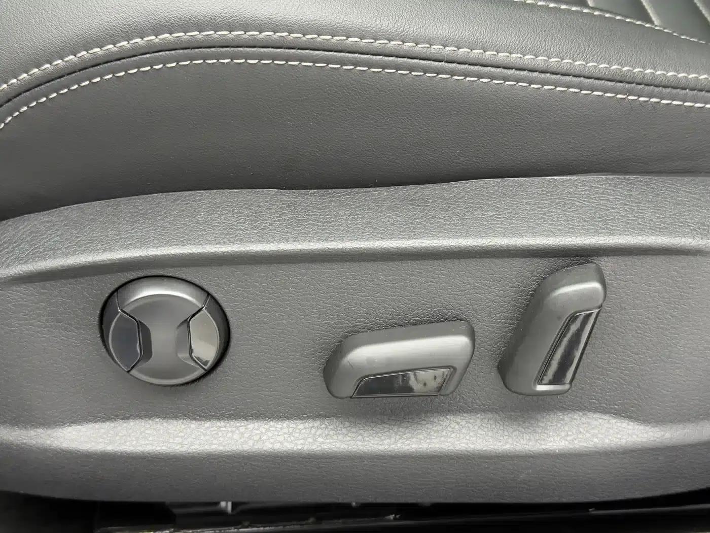 Volkswagen Magotan 2023 2 Millionth Unit Commemorative Edition 280TSI DSG Comfort Model — миниатюра 14