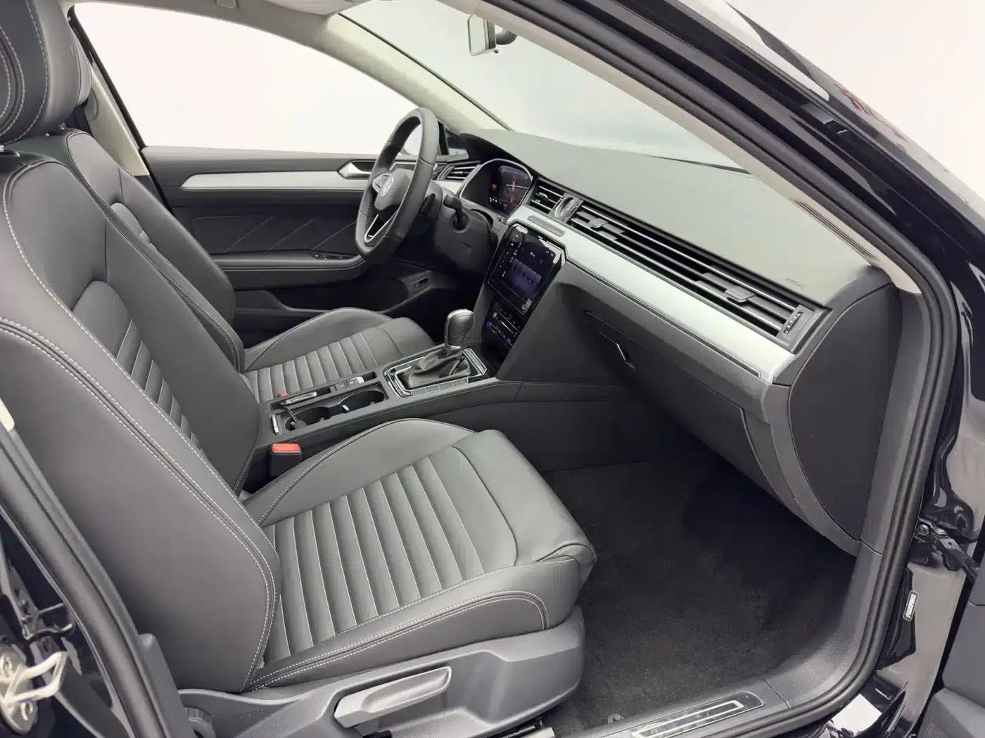 Volkswagen Magotan 2023 2 Millionth Unit Commemorative Edition 280TSI DSG Comfort Model — миниатюра 16
