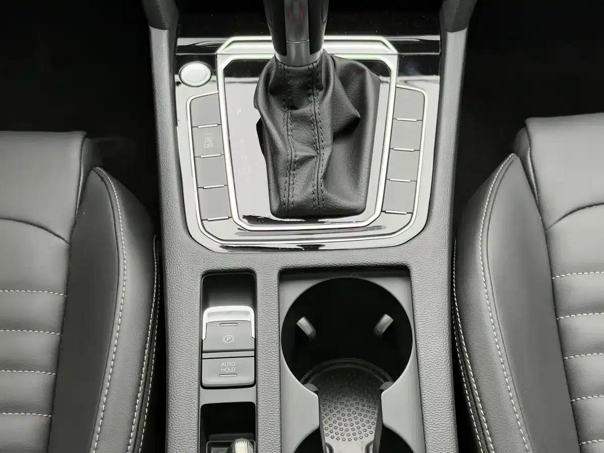 Volkswagen Magotan 2023 2 Millionth Unit Commemorative Edition 280TSI DSG Comfort Model — миниатюра 18