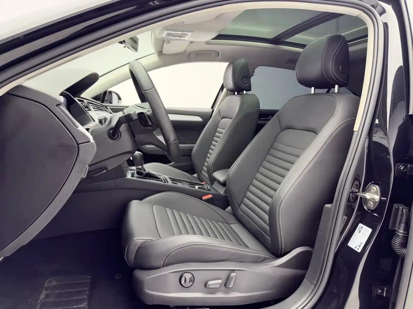 Volkswagen Magotan 2023 2 Millionth Unit Commemorative Edition 280TSI DSG Comfort Model — миниатюра 8