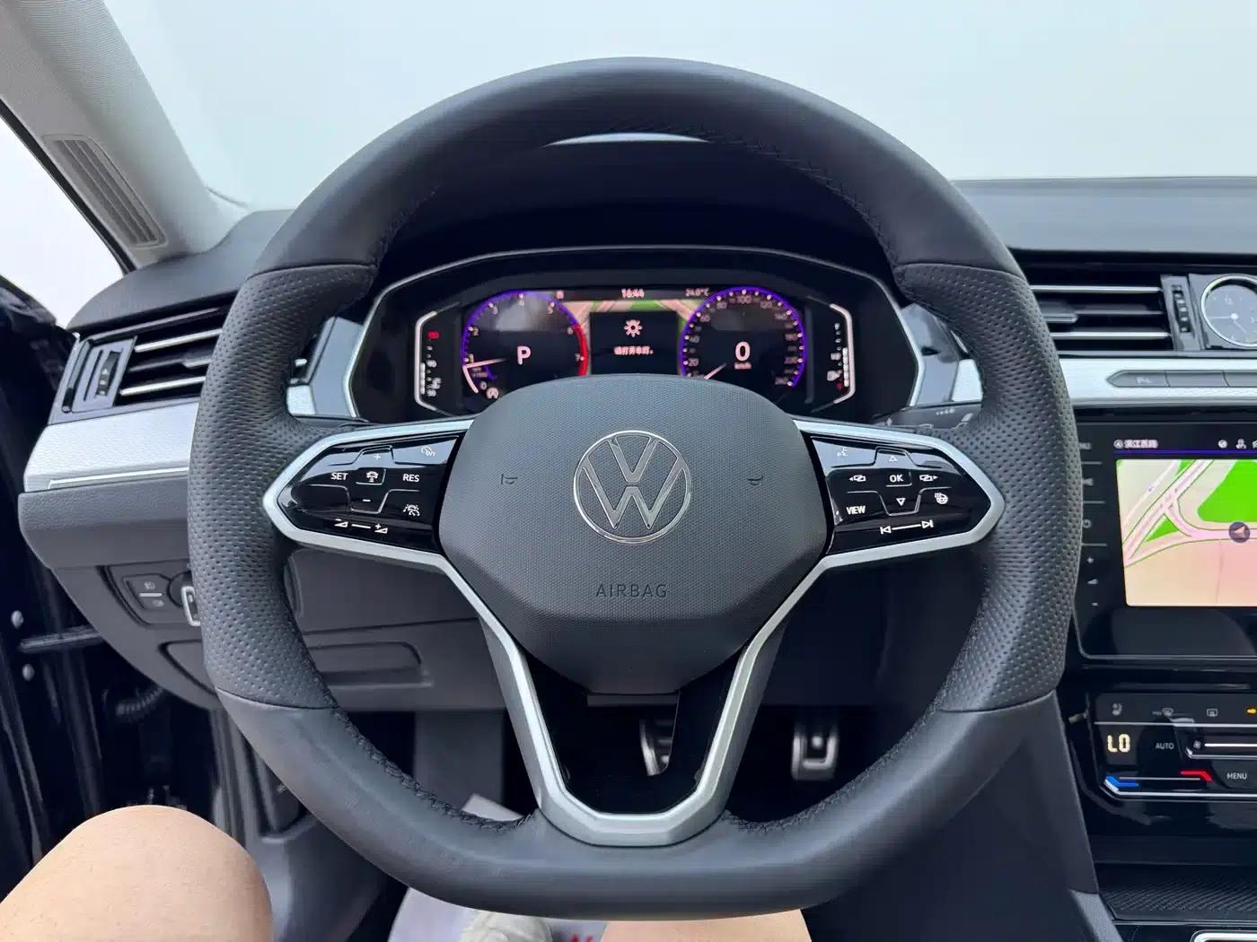Volkswagen Magotan 2023 2 Millionth Unit Commemorative Edition 330TSI DSG Luxury — миниатюра 11