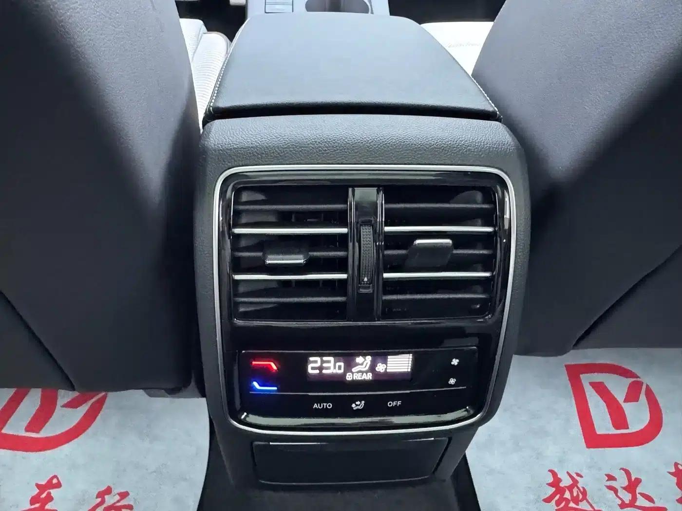 Volkswagen Magotan 2023 2 Millionth Unit Commemorative Edition 330TSI DSG Luxury — миниатюра 14