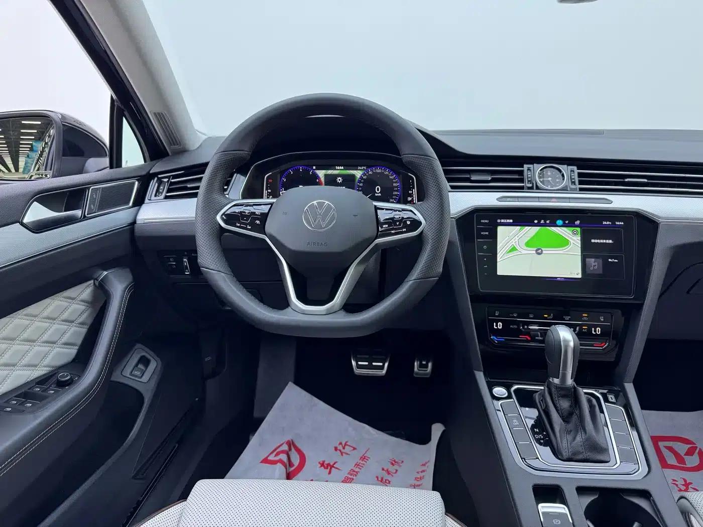 Volkswagen Magotan 2023 2 Millionth Unit Commemorative Edition 330TSI DSG Luxury — миниатюра 16
