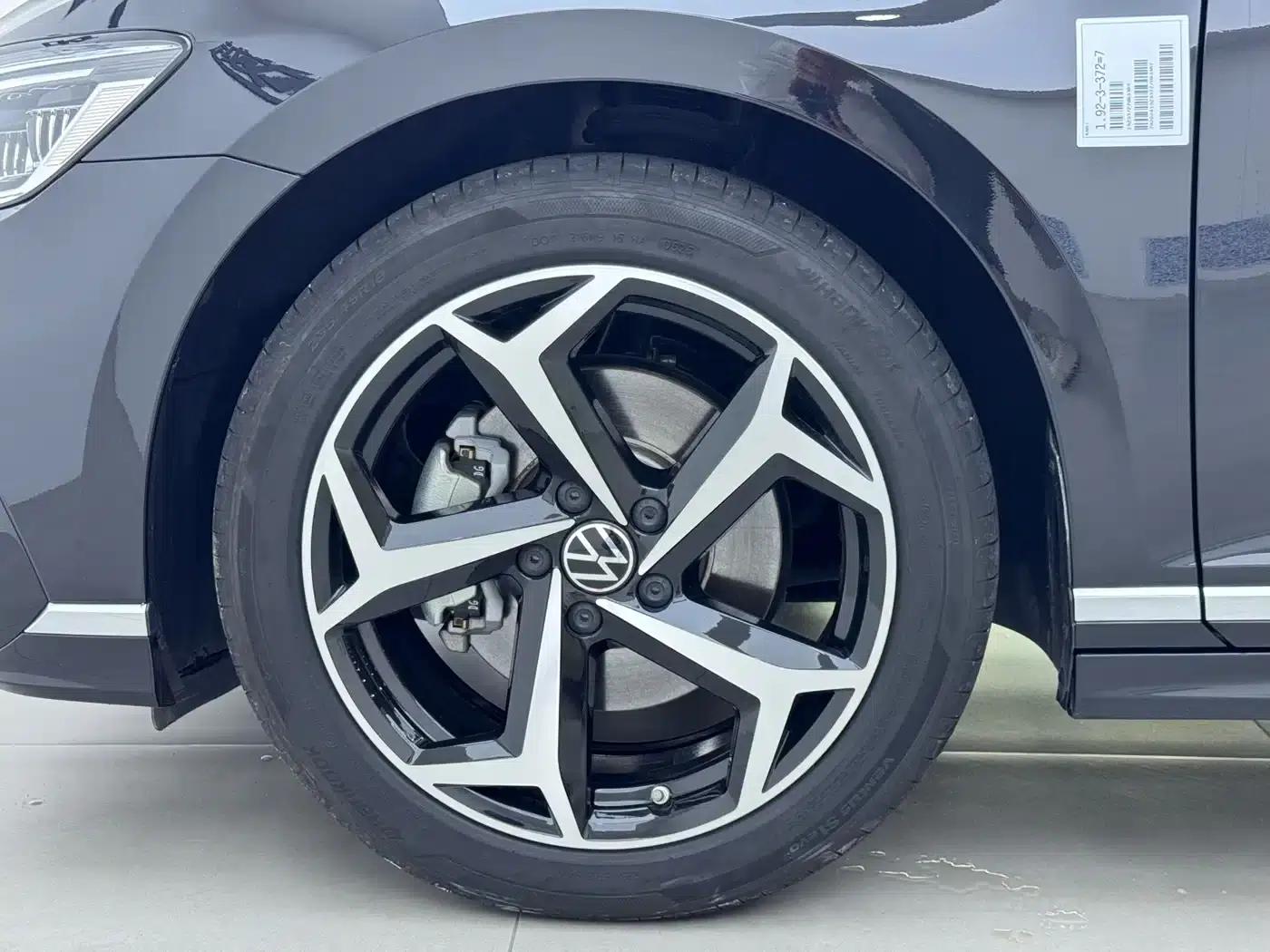 Volkswagen Magotan 2023 2 Millionth Unit Commemorative Edition 330TSI DSG Luxury — миниатюра 18