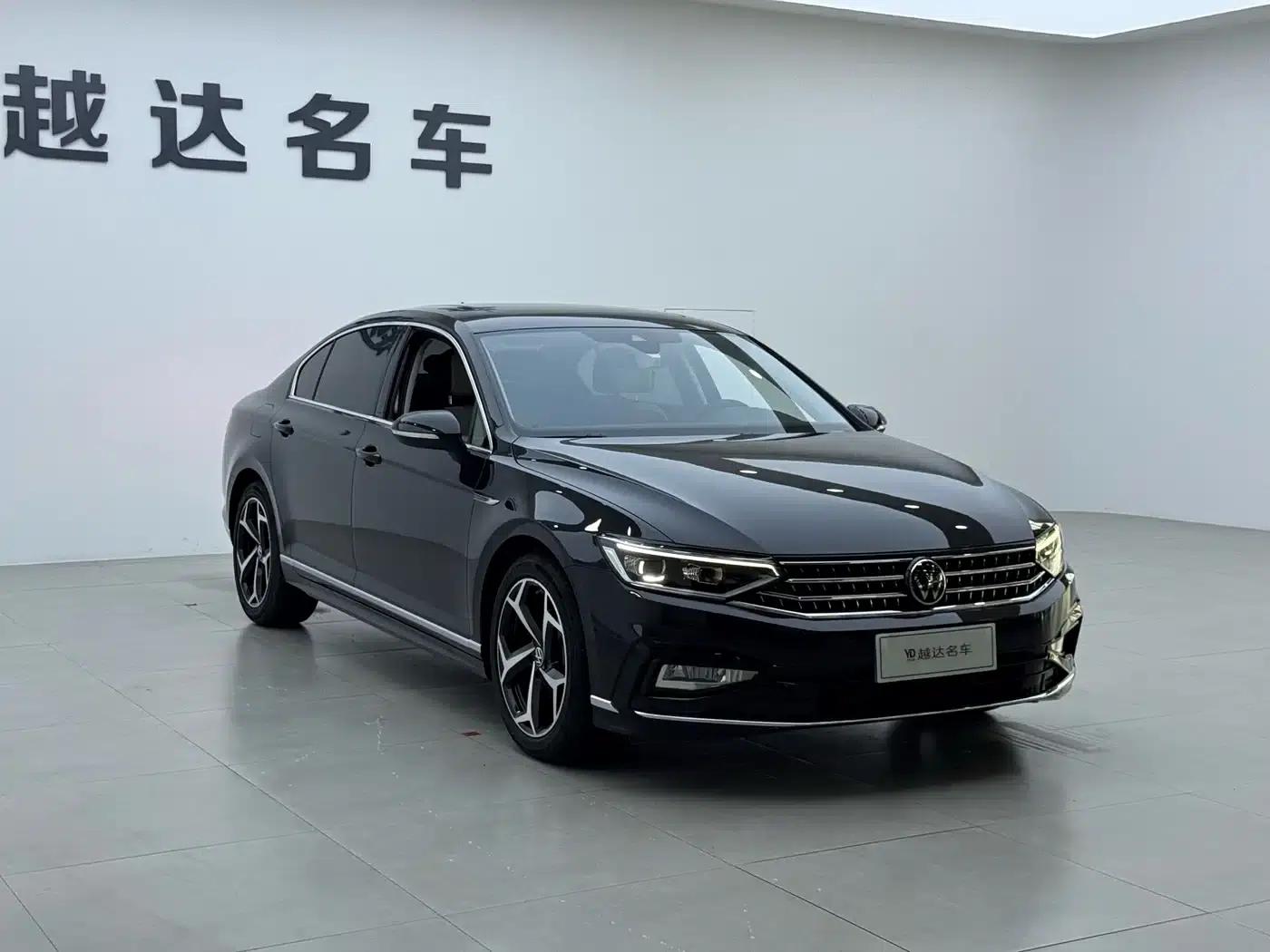 Volkswagen Magotan 2023 2 Millionth Unit Commemorative Edition 330TSI DSG Luxury — миниатюра 5