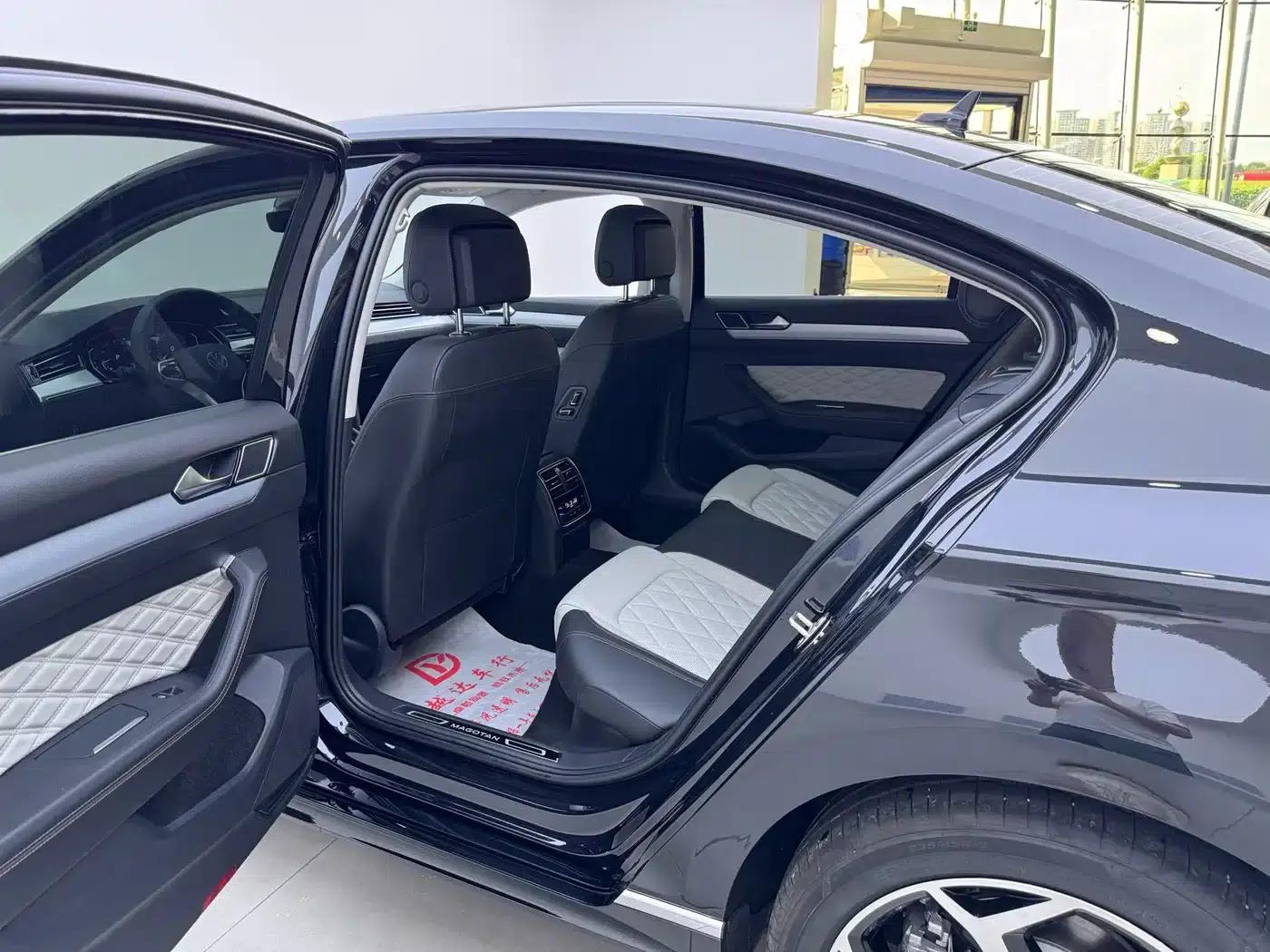 Volkswagen Magotan 2023 2 Millionth Unit Commemorative Edition 330TSI DSG Luxury — миниатюра 8