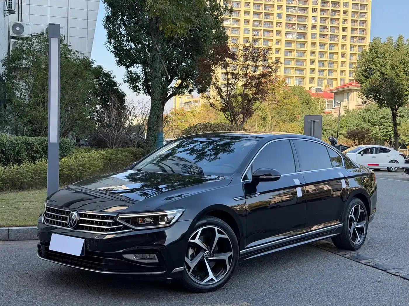 Volkswagen Passat 2021 330TSI DSG 30th Anniversary Edition — миниатюра 1