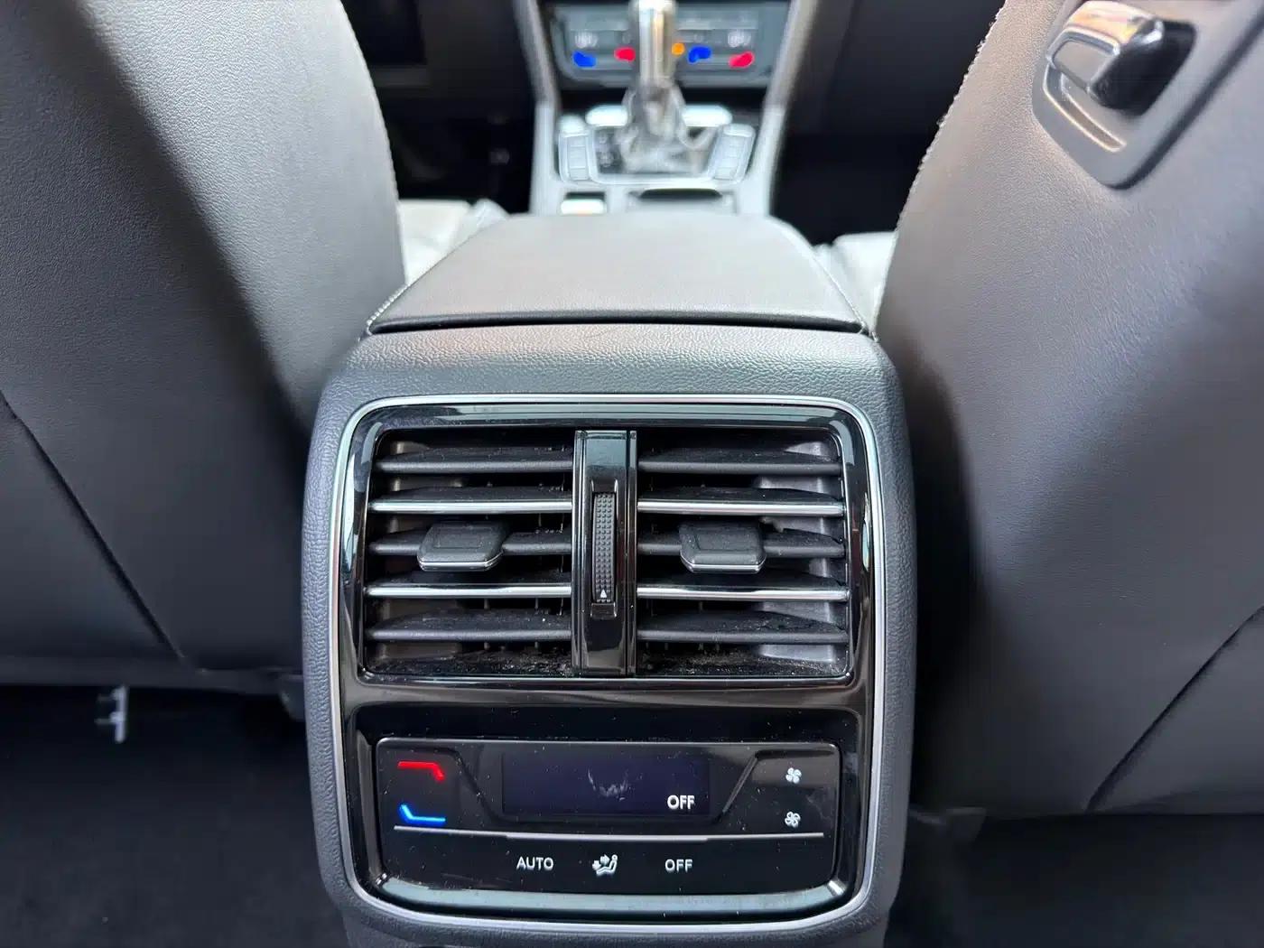 Volkswagen Passat 2021 330TSI DSG 30th Anniversary Edition — миниатюра 14