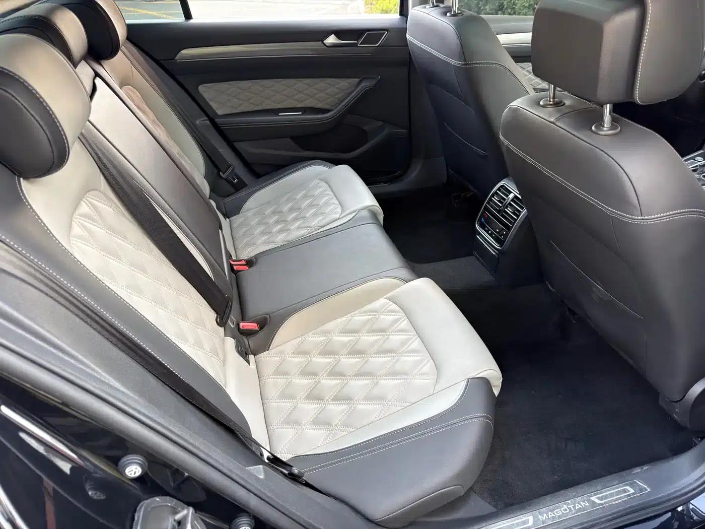 Volkswagen Passat 2021 330TSI DSG 30th Anniversary Edition — миниатюра 17
