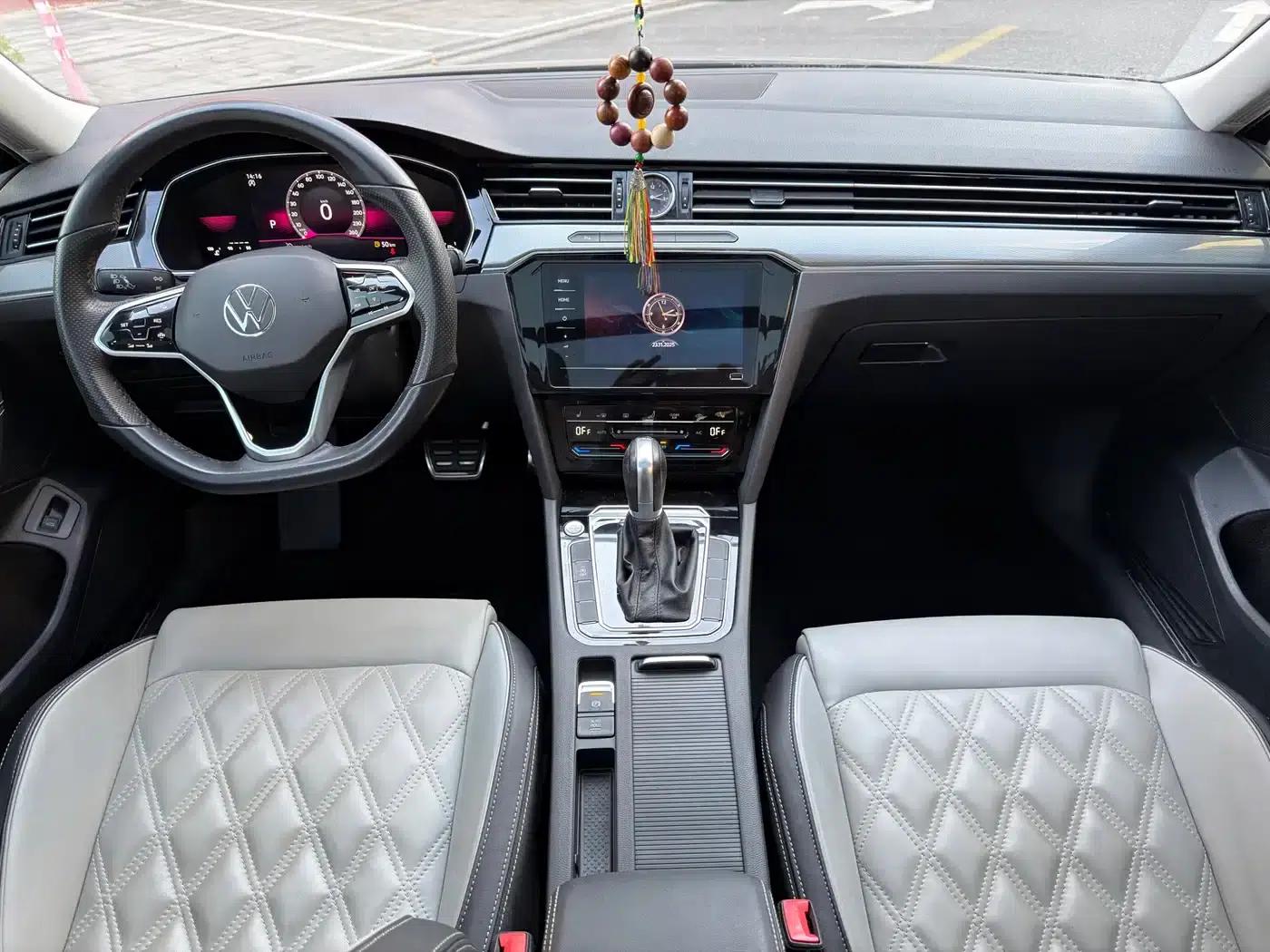 Volkswagen Passat 2021 330TSI DSG 30th Anniversary Edition — миниатюра 7