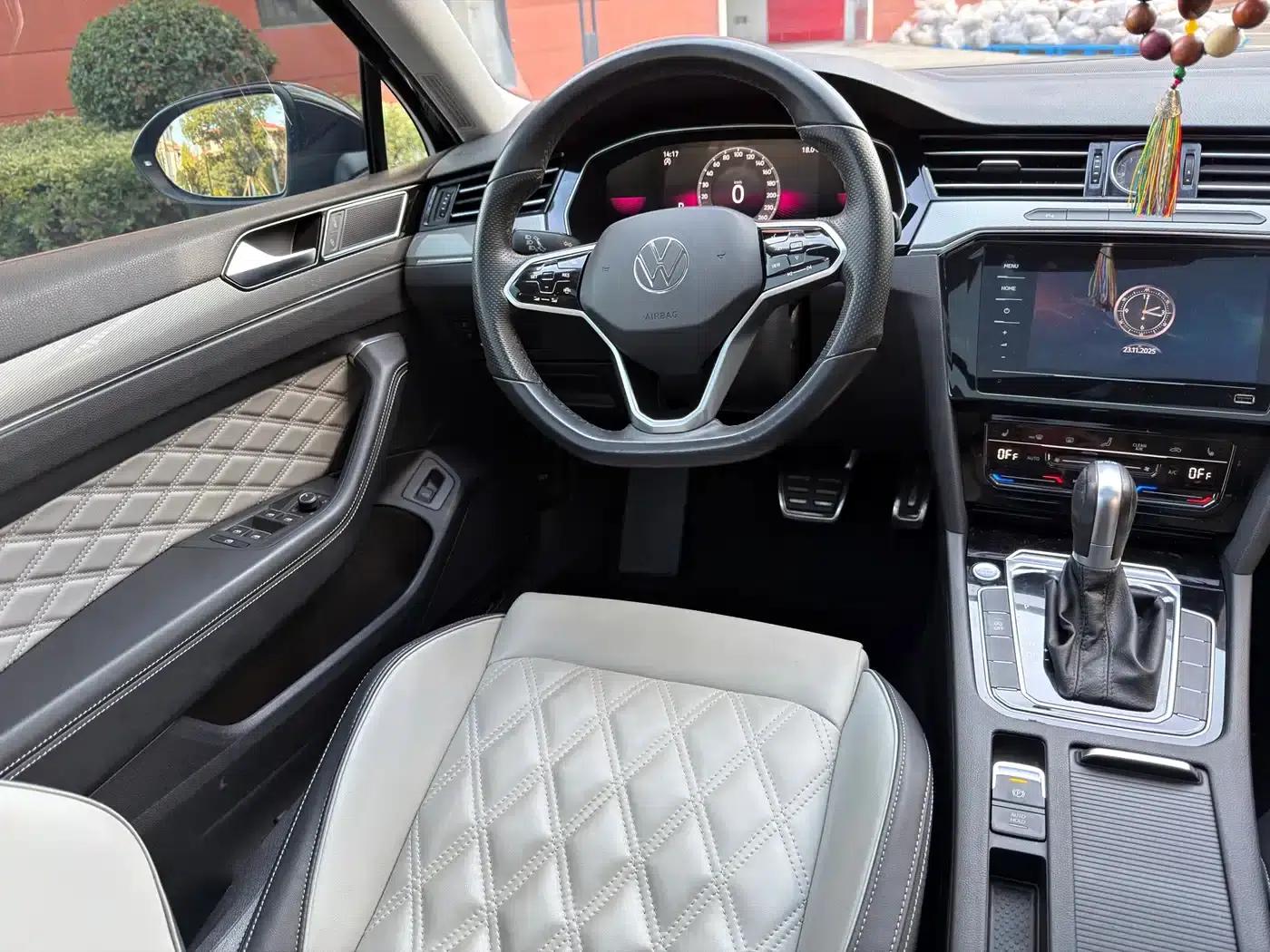 Volkswagen Passat 2021 330TSI DSG 30th Anniversary Edition — миниатюра 8