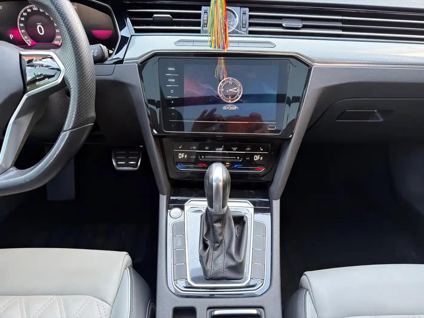 Volkswagen Passat 2021 330TSI DSG 30th Anniversary Edition — миниатюра 9