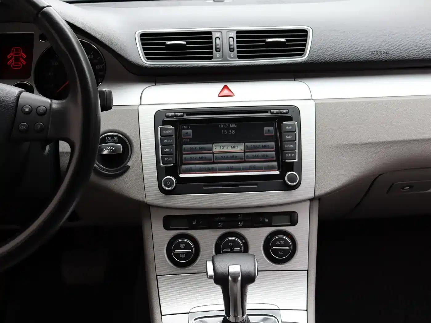 Volkswagen Passat 2009 2.0TSI DSG Comfort — миниатюра 15