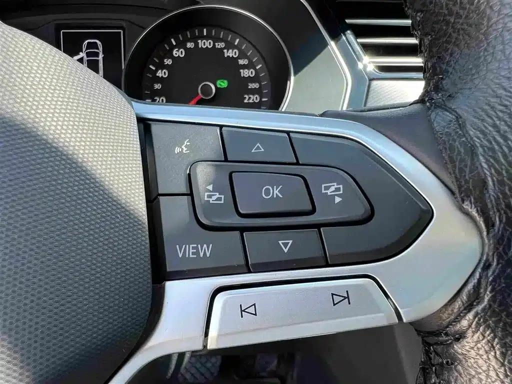 2020 Volkswagen Passat 330TSI DSG Leading Edition — миниатюра 20