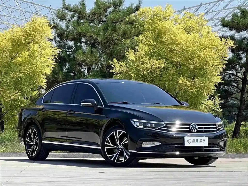 2020 Volkswagen Passat 330TSI DSG Leading Edition — миниатюра 3