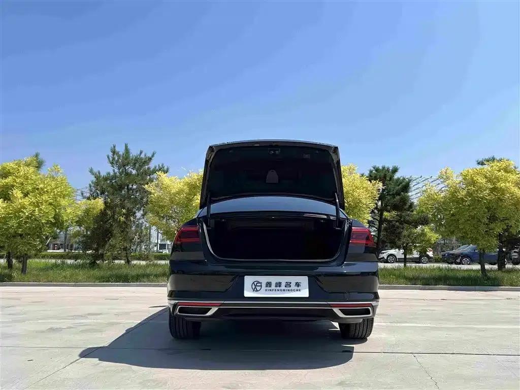 2020 Volkswagen Passat 330TSI DSG Leading Edition — миниатюра 25