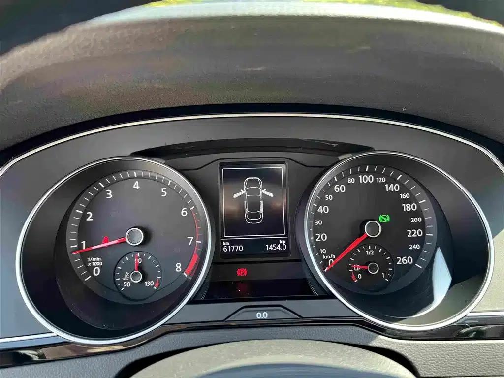 2020 Volkswagen Passat 330TSI DSG Leading Edition — миниатюра 28
