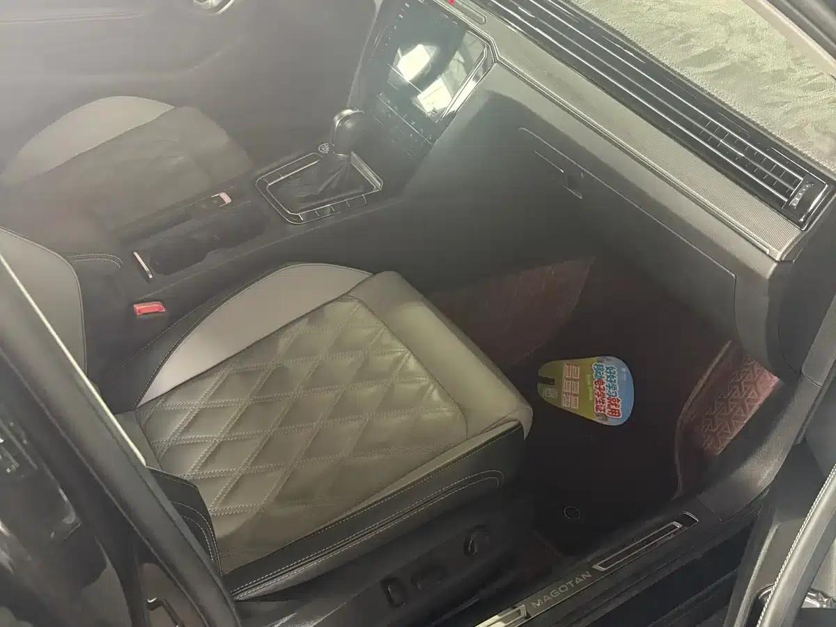 Volkswagen Magotan 2023 2 Millionth Unit Commemorative Edition 330TSI DSG Luxury — миниатюра 6